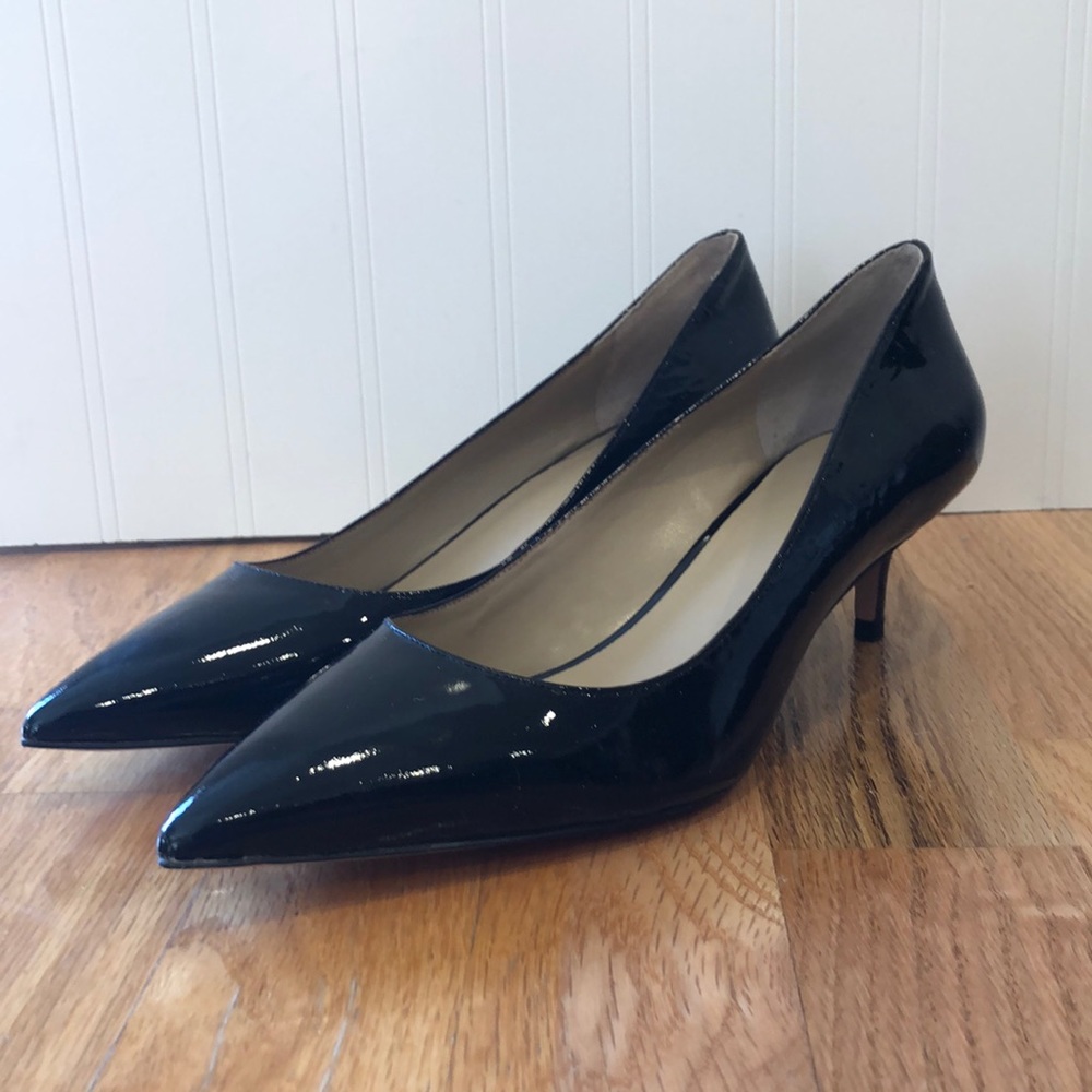 Ann Taylor “Reese” patent leather kitten Heels size 7.5, Black